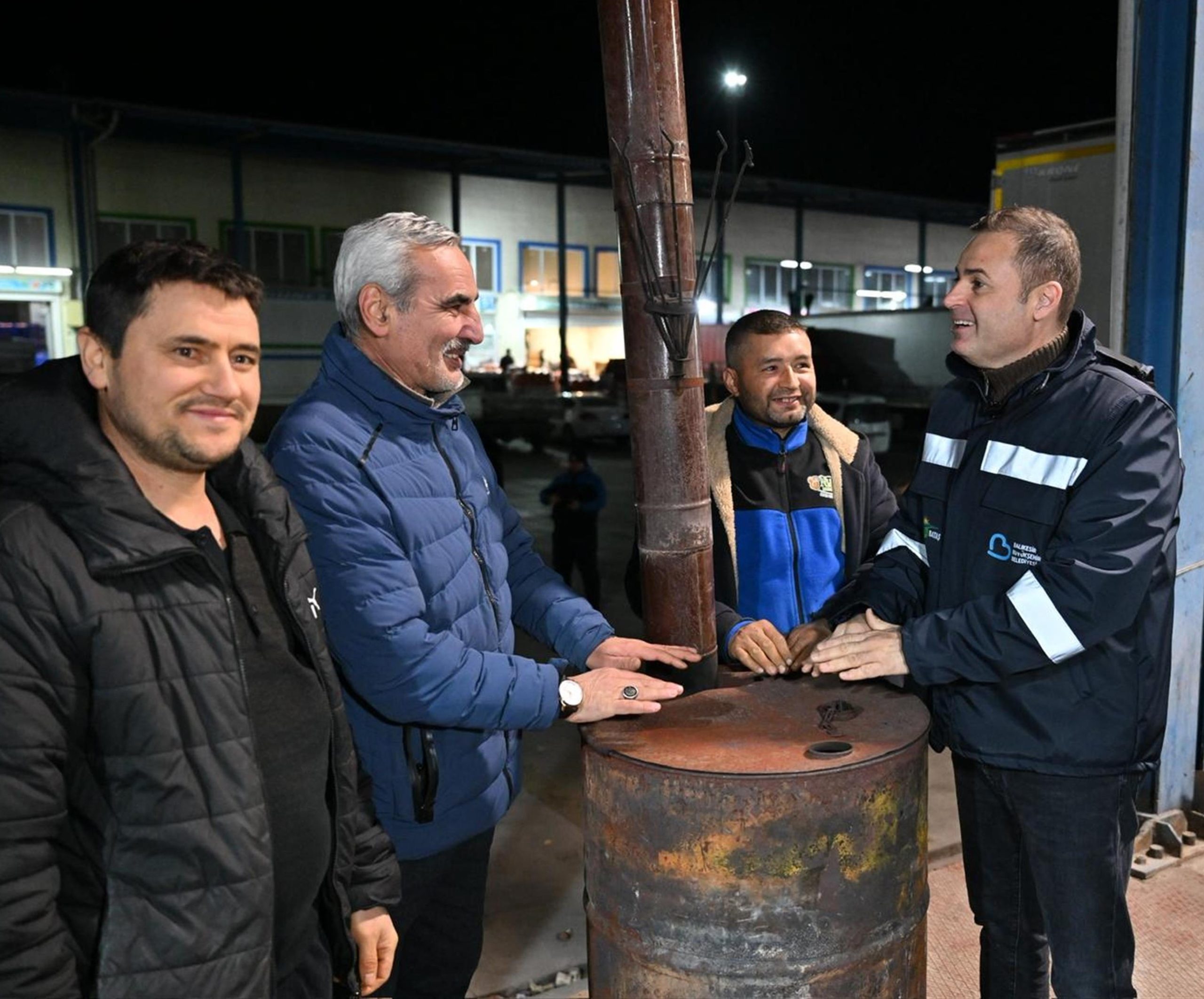 Ahmet Akın'dan Hal Esnafına Sahur Sürprizi: Çiftçi Kazanacak