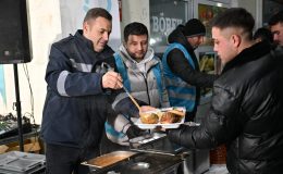 Ahmet Akın’dan Hal Esnafına Sahur Sürprizi: Çiftçi Kazanacak