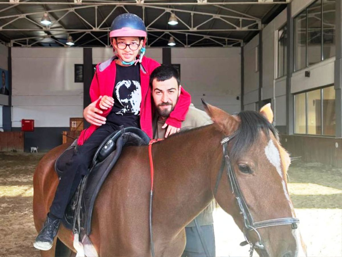 Başkan Akın’ın Örnek Projesiyle Korkular Sevgiye Dönüştü: Engelsiz Binicilik 🐎