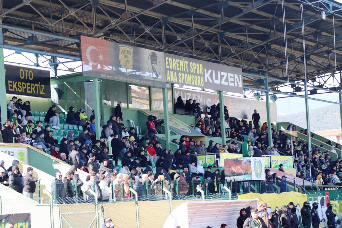 edremitspor-4 1966 Edremitspor Aydınspor’u 3 Golle Geçerek İddiasını Sürdürdü