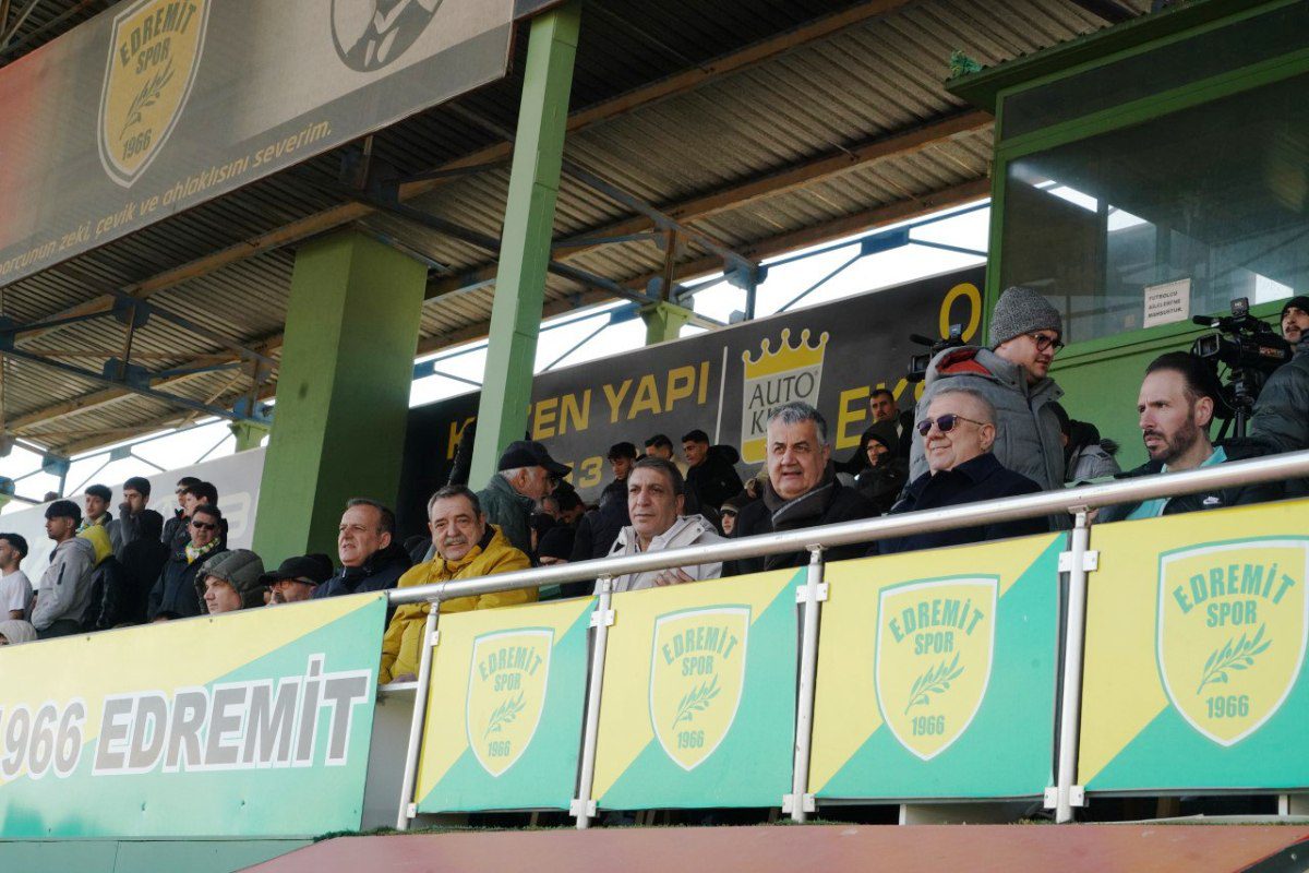 edremitspor-4 1966 Edremitspor Aydınspor’u 3 Golle Geçerek İddiasını Sürdürdü