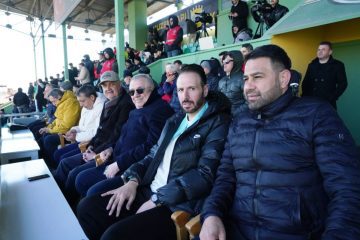 edremitspor-5-360x240 1966 Edremitspor Aydınspor’u 3 Golle Geçerek İddiasını Sürdürdü