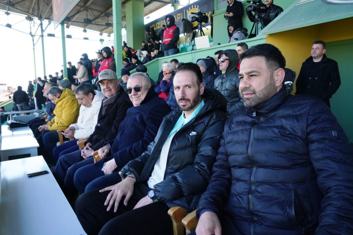 edremitspor-5 1966 Edremitspor Aydınspor’u 3 Golle Geçerek İddiasını Sürdürdü