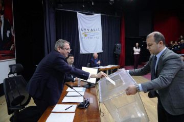 0-360x240 Ayvalık’ta 2025 Faaliyet Raporu 15 Maddeyle Oy Birliğiyle Kabul Edildi