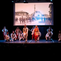 02-240x240 Çanakkale Zaferi sahnede: Ayvalık’ta tam not