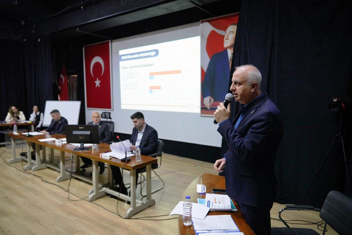 Ayvalık’ta 2025 Faaliyet Raporu 15 Maddeyle Oy Birliğiyle Kabul Edildi