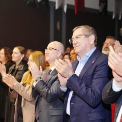 06-240x240 Çanakkale Zaferi sahnede: Ayvalık’ta tam not