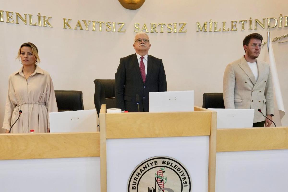 1-1 Burhaniye Belediye Meclisi 2025 raporunu kabul etti