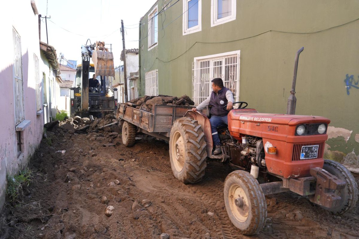 1-26 Burhaniye Belediyesi Çalışmaları Hız Kesmiyor