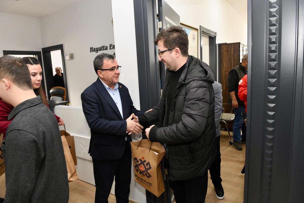 1-6-1 Başkan Hakan Şehirli: Özel Bireylerin Her An Yanındayız