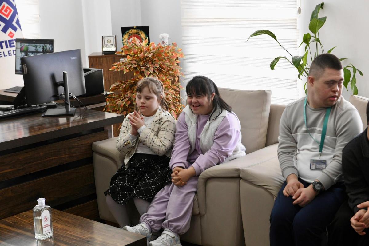 1-8-1 Başkan Hakan Şehirli: Özel Bireylerin Her An Yanındayız