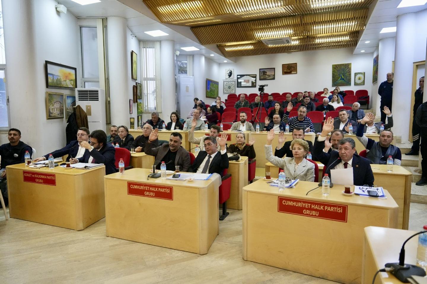 13 Burhaniye Belediye Meclisi 2025 raporunu kabul etti