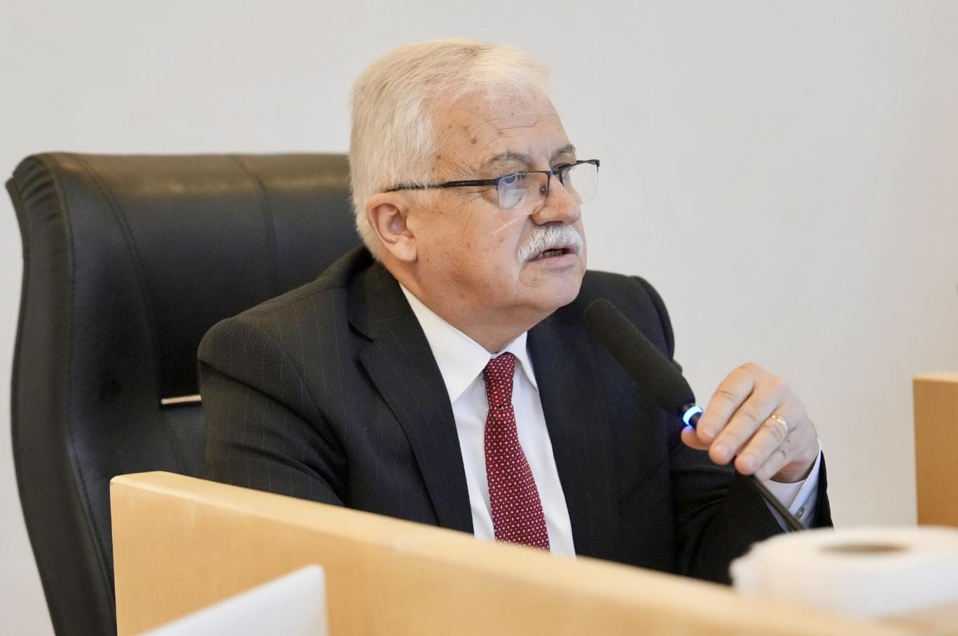 2-1 Burhaniye Belediye Meclisi 2025 raporunu kabul etti