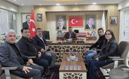 Balıkesir AK Parti’ye 3 Kritik Katılım: Rozetleri Aydemir Taktı