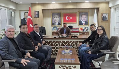 Balıkesir AK Parti’ye 3 Kritik Katılım: Rozetleri Aydemir Taktı