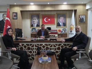 20260404_004554-320x240 Balıkesir AK Parti'ye 3 Kritik Katılım: Rozetleri Aydemir Taktı