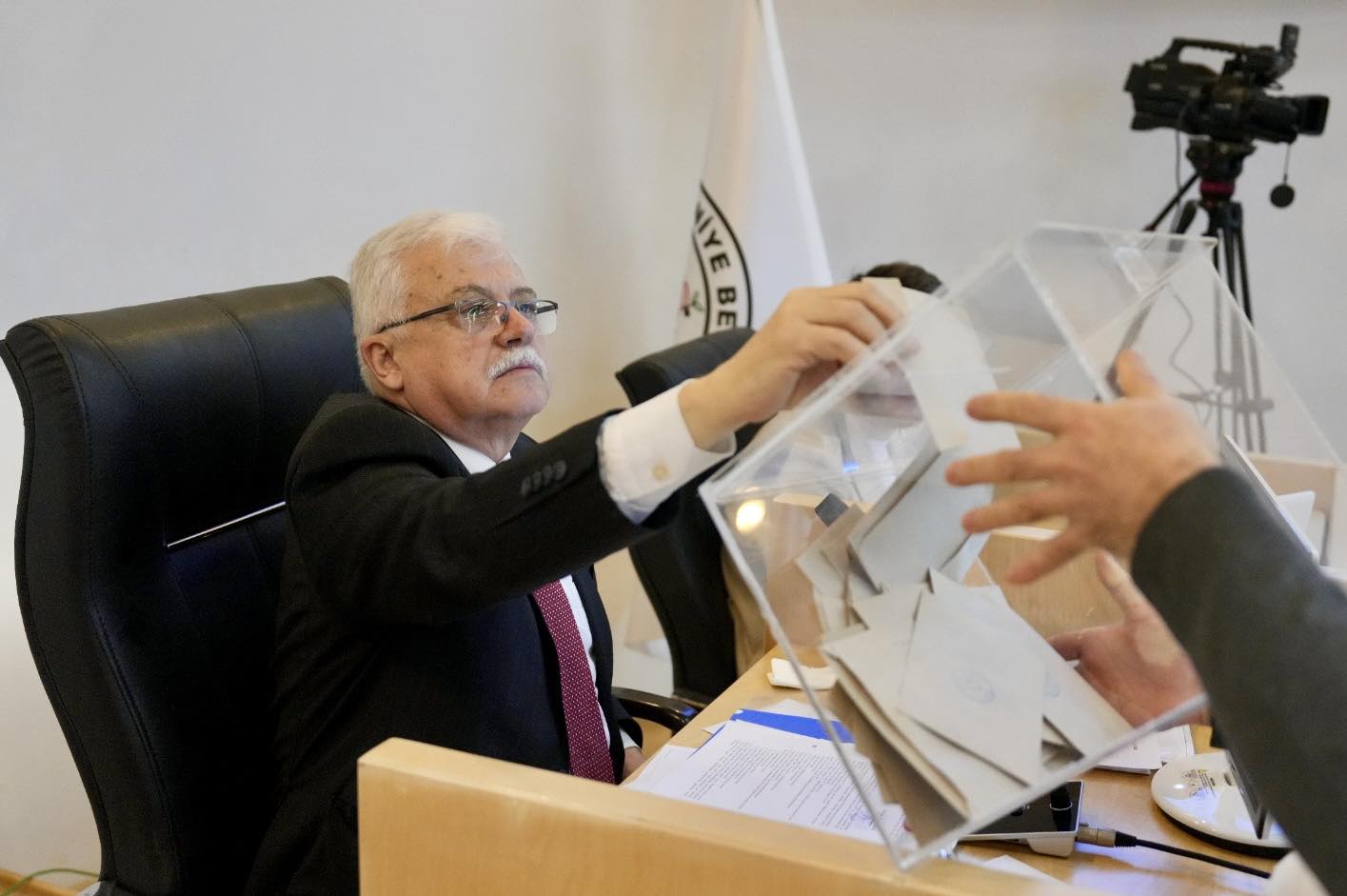 Burhaniye Belediye Meclisi 2025 raporunu kabul etti