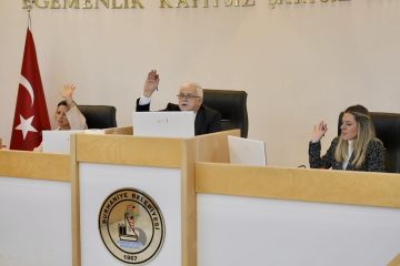 9-1-360x240 Burhaniye Belediye Meclisi 2025 raporunu kabul etti