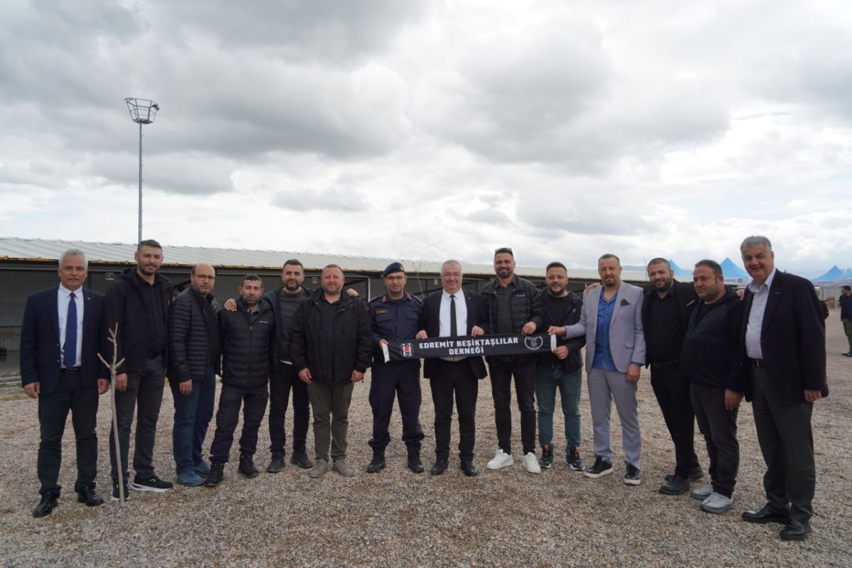 DOGAL-YASAM-ALANI-BINLERIN-KATILIMIYLA-ACILDI-1 Edremit'te 1500 Köpeklik Doğal Yaşam Alanı Açıldı!