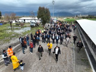 DOGAL-YASAM-ALANI-BINLERIN-KATILIMIYLA-ACILDI-3-320x240 Edremit'te 1500 Köpeklik Doğal Yaşam Alanı Açıldı!