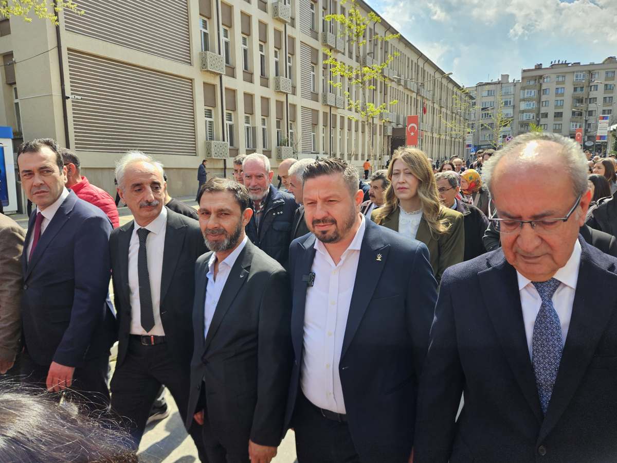 Mehmet-Aydemir-Roman-Havasiyla-Costu-1 Mehmet Aydemir Roman Havası Oynadı! Coşku Zirvede