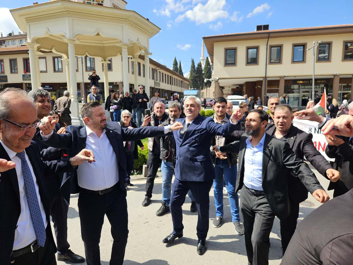 Mehmet-Aydemir-Roman-Havasiyla-Costu-16 Mehmet Aydemir Roman Havası Oynadı! Coşku Zirvede