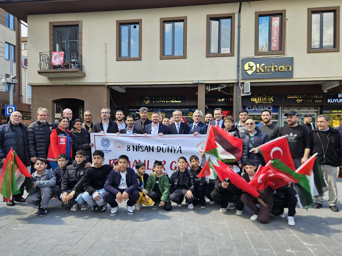 Mehmet-Aydemir-Roman-Havasiyla-Costu-4 Mehmet Aydemir Roman Havası Oynadı! Coşku Zirvede