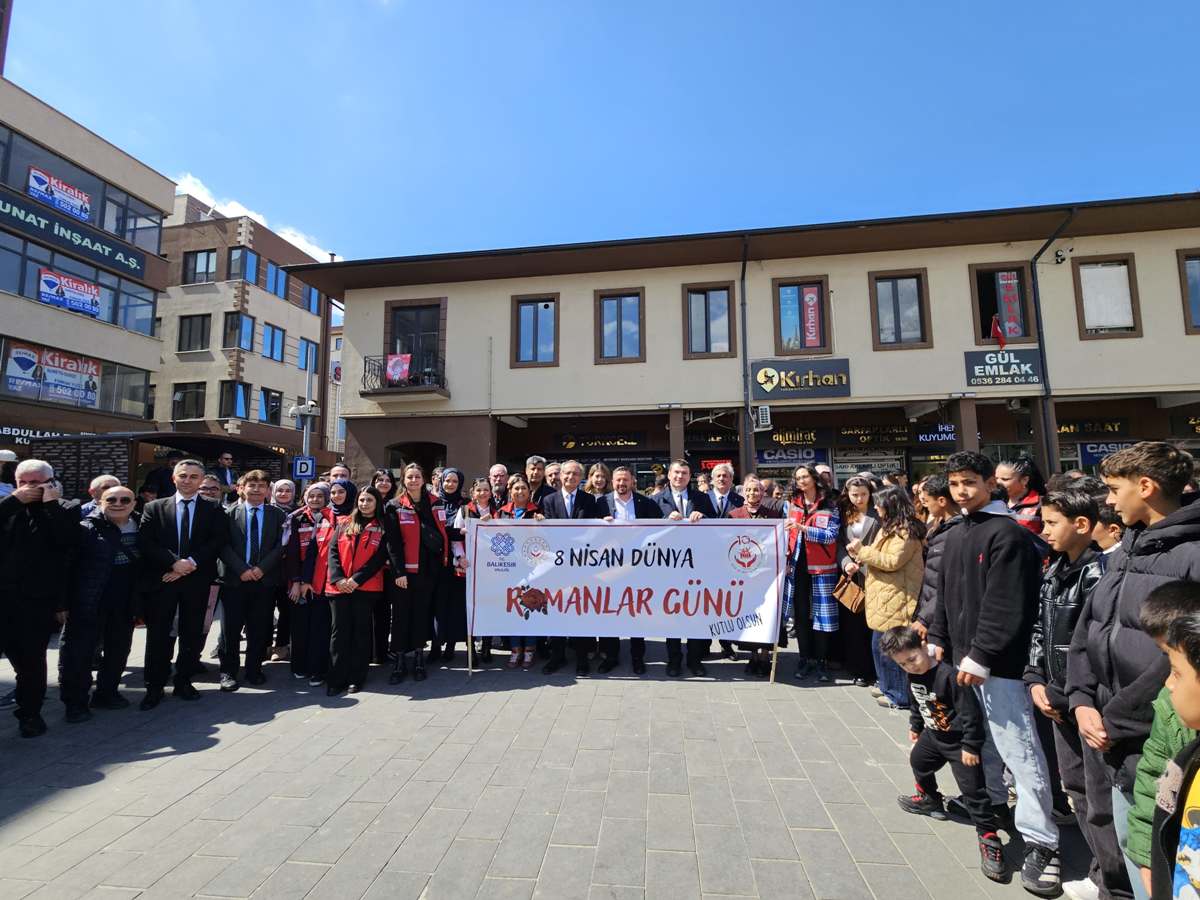 Mehmet-Aydemir-Roman-Havasiyla-Costu-6 Mehmet Aydemir Roman Havası Oynadı! Coşku Zirvede