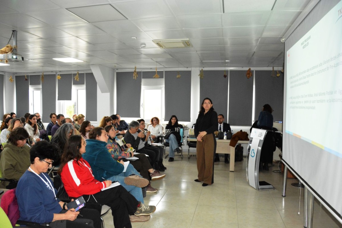 balikesir_buyuksehir_belediyesi_kursiyerlerini_donanimli_bir_egitimden_geciriyor_24_medium Tıbbi Aromatik Bitkiler Kursu 80 Kişiyle Tamamlandı