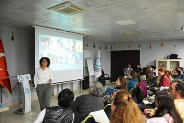 balikesir_buyuksehir_belediyesi_kursiyerlerini_donanimli_bir_egitimden_geciriyor_26_medium-360x240 Tıbbi Aromatik Bitkiler Kursu 80 Kişiyle Tamamlandı