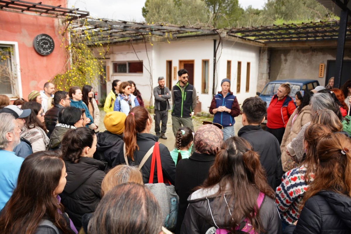 balikesir_buyuksehir_belediyesi_kursiyerlerini_donanimli_bir_egitimden_geciriyor_27_medium Tıbbi Aromatik Bitkiler Kursu 80 Kişiyle Tamamlandı