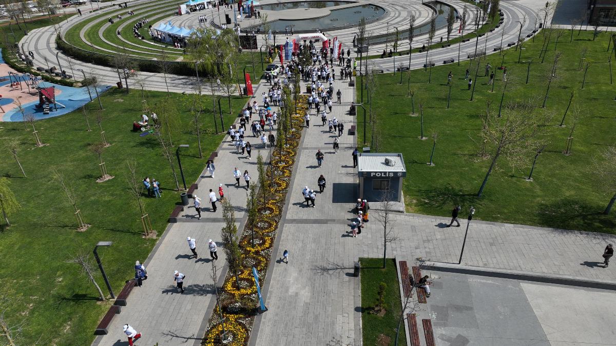 balikesirde_adimlar_otizm_farkindaligi_icin_atildi_1 Balıkesir'de Adımlar Bu Kez "Farklılıklar" İçin Atıldı