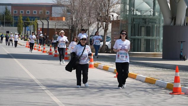 balikesirde_adimlar_otizm_farkindaligi_icin_atildi_4-635x358 Balıkesir'de Adımlar Bu Kez "Farklılıklar" İçin Atıldı