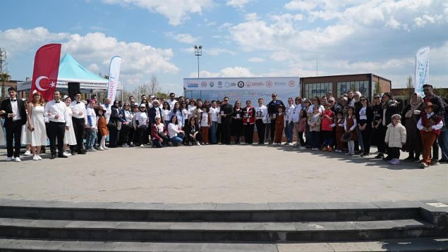 balikesirde_adimlar_otizm_farkindaligi_icin_atildi_6-635x358 Balıkesir'de Adımlar Bu Kez "Farklılıklar" İçin Atıldı