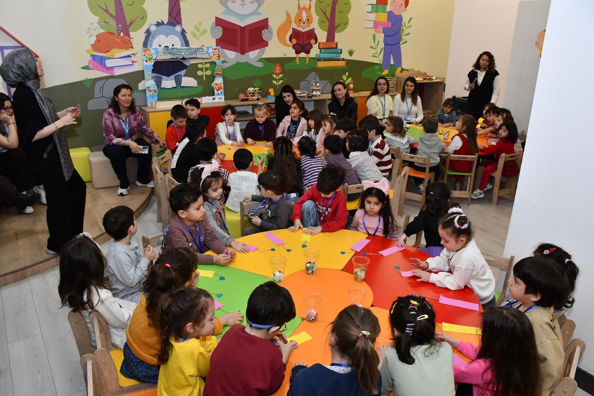 buyuksehirin_kutuphane_haftasi_etkinliklerine_yogun_ilgi_5 Kütüphane Haftası etkinliklerine Balıkesir’de yoğun ilgi