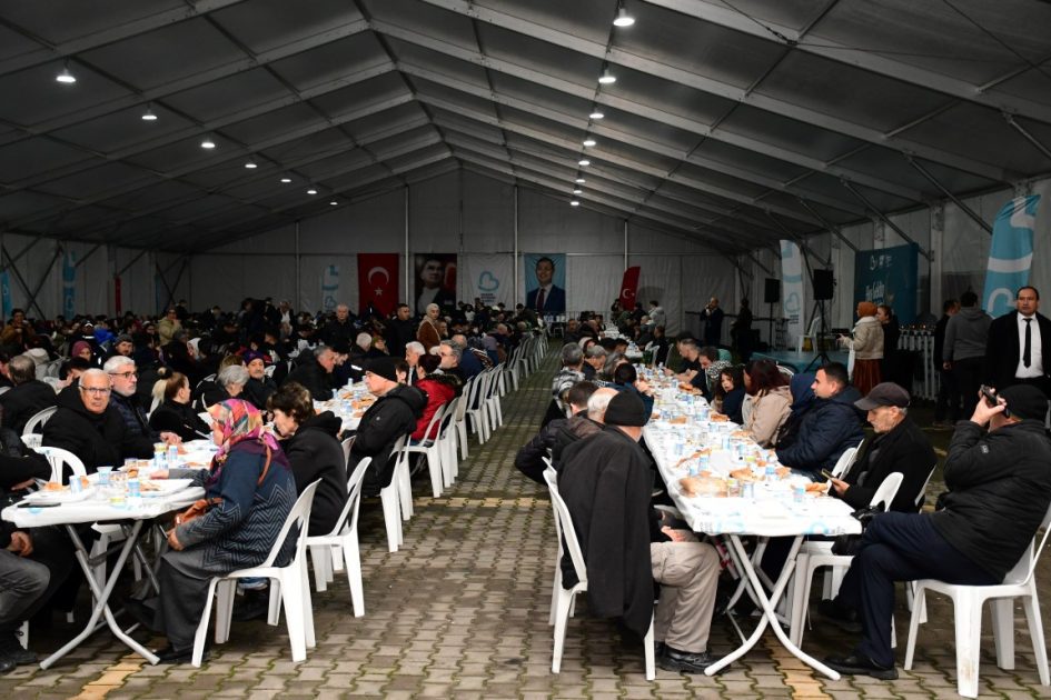 buyuksehir_ilk_iftarini_vatandaslariyla_gerceklestirdi_3_medium-945x630